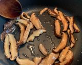 รูปขั้นตอนการทำที่ 2 ของ กระเพาะปลาผัดแห้ง ไก่ฉีก