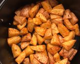 Foto del paso 3 de la receta: Papas rústicas con cheddar y verdeo #airfryer