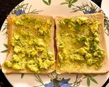 A picture of step 3 of Avocado Sandwich.