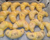 Foto del passaggio 5 della ricetta Cornetti salati bicolore sofficissimi