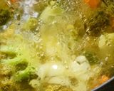 Brokkolikrémleves recept fázis 1 fotója
