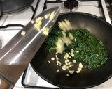 Foto del paso 3 de la receta: Espinacas a la catalana
