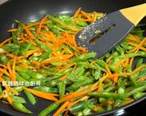 A picture of step 8 of Garlic Green Beans.
