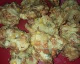 Foto langkah ke 3 dari resep Bakwan jagung wortel sosis.