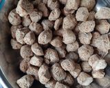 A picture of step 1 of Spicy soya chunks.