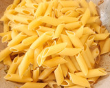 Foto del paso 2 de la receta: Guiso de carne y fideos súper express