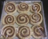 Foto langkah ke 5 dari resep Cinnamon roll with tiramisu glaze.