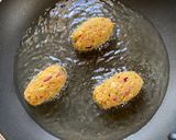 A picture of step 5 of Lauki ke Kabab Tomato Masale ke saath.