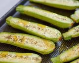 Une image de l'étape 2 de Courgettes au four.