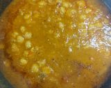 A picture of step 4 of Kabuli chana with poory achar.