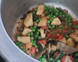 A picture of step 4 of Green peas and potato pulao.