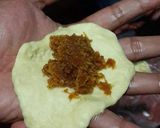 Foto langkah ke 6 dari resep Donat dan Roti goreng isi unti.