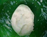 Foto langkah ke 3 dari resep Kue kering ulat sagu.