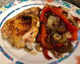 Foto del paso 3 de la receta: Pollo al horno con berenjenas morrón y cebolla muy sabroso!