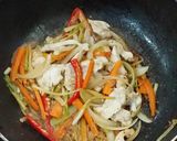 รูปขั้นตอนการทำที่ 5 ของ ไก่ผัดขิง