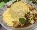 รูปขั้นตอนการทำที่ 7 ของ ปลาหมึกผัดพริกเผา ข้าวไข่ข้น