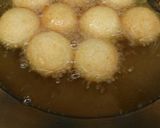Foto langkah ke 5 dari resep Gulab Jamun (manisan susu india).