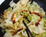 Hình bước làm 3 của món Bắp cải xào hải sản