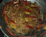 Foto del paso 15 de la receta: Alitas de pollo y tallarines con salsa de soja