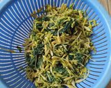 Foto langkah ke 1 dari resep Tumis Daun Singkong Bunga Pepaya.
