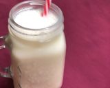 A picture of step 2 of Banana shake.
