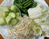 Foto langkah ke 1 dari resep Sayur Asem Tanpa Daun (kacang panjang, tauge, kubis).