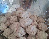 A picture of step 2 of Chicken Meatball Soup.