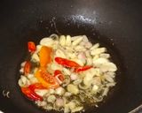 Foto langkah ke 1 dari resep Cah Kangkung Ayam Suir.
