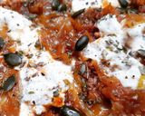 Foto del paso 5 de la receta: Tortilla vaga de boloñesa, ricotta y cebolla caramelizada