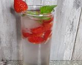 Foto langkah ke 3 dari resep Strawberry Mint Soda.