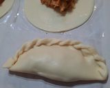 Foto del paso 3 de la receta: Empanadas de morrón asado, anco y cebolla