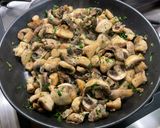 Une image de l'étape 13 de Duo de champignons sautés ail rose et coriandre.