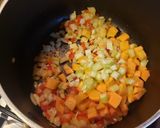 Foto del paso 2 de la receta: Minestrone de lentejas y quinoa.🥒🥕🧄🍛