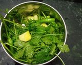 A picture of step 2 of Hara dhania chutney in summer style.