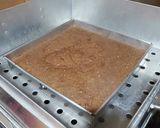 Foto langkah ke 8 dari resep Bolu Coklat Batik Kukus.