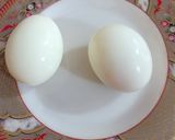 A picture of step 2 of Boil Egg Sandwich 🥚🧂🍞.