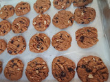 Choco chips almond cookies