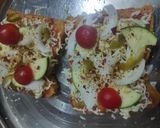 A picture of step 3 of Pizza toast.