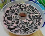 Foto langkah ke 3 dari resep Puding Oreo Merah Jambu.