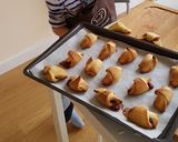 Rogaliki drożdżowe z konfiturą różaną krok przepisu 8 zdjęcie