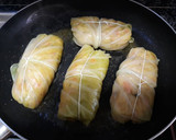 Foto del paso 9 de la receta: Hojas de col rellenas de verduras, pollo y arroz
