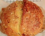 Foto langkah ke 21 dari resep Kunyit Wijen Jinten Hitam Chili Flakes Cheese Sourdough Bread (Open Bake Method).