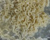 Foto langkah ke 1 dari resep Indomie Goreng Sambal Matah.
