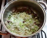 Foto del paso 5 de la receta: Mollejas al vino con crema y verdeo