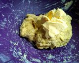 Foto langkah ke 2 dari resep Roti Sobek Labu Kuning Eggless.
