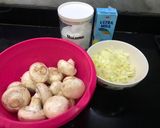Foto langkah ke 1 dari resep Mushroom Soup ala pizza hut (sup jamur).