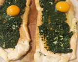 Foto del paso 3 de la receta: Hojaldre de espinaca huevo y queso
