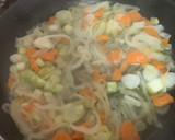 Foto del paso 1 de la receta: Espaguetis con boloñesa con las pelotas del cocido (aprovechamiento)