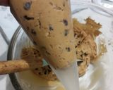 Foto langkah ke 3 dari resep Mini Choco Chips Cookies.