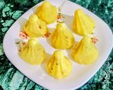 A picture of step 5 of Semolina Modak.
